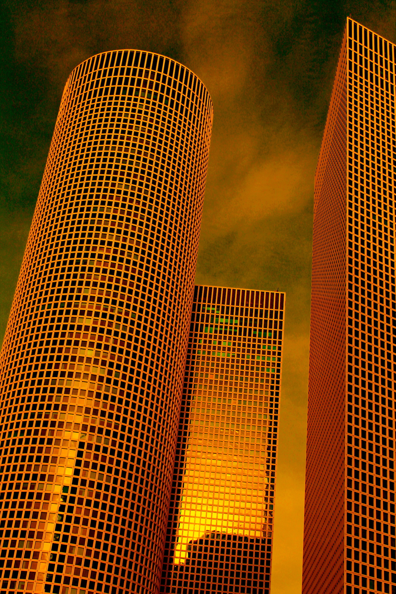 Tours Azrieli - Architecture et lumière urbaine